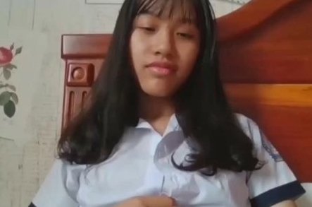 Em gái hồn nhiên quá rồi, mời anh về nhà thỏa mãn nhu cầu tình dục